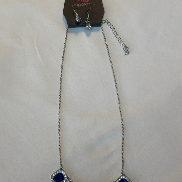 Elegant Blue and Silver Necklace - Picture 5 of 7